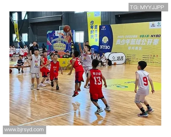 武汉篮球队团队协作引发热议球迷对战术配合与球员默契产生分歧